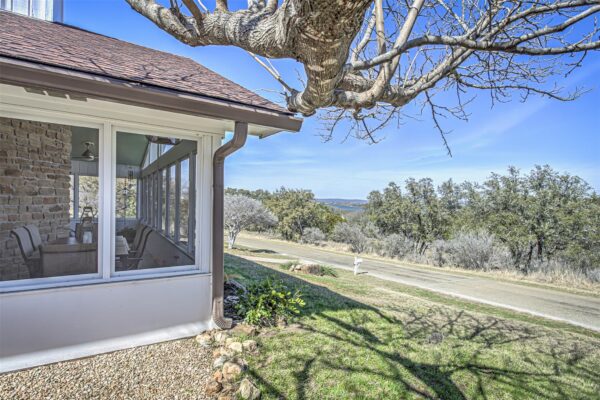 507 Mountain Dr, Horseshoe Bay