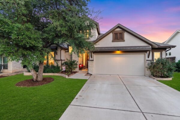 812 Heartleaf Dr, Leander