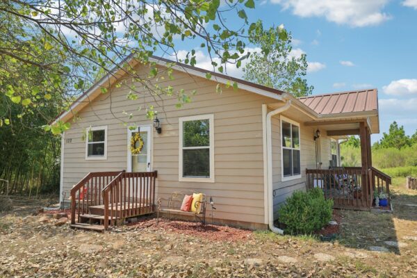 122 Rolling Pines Dr, Smithville