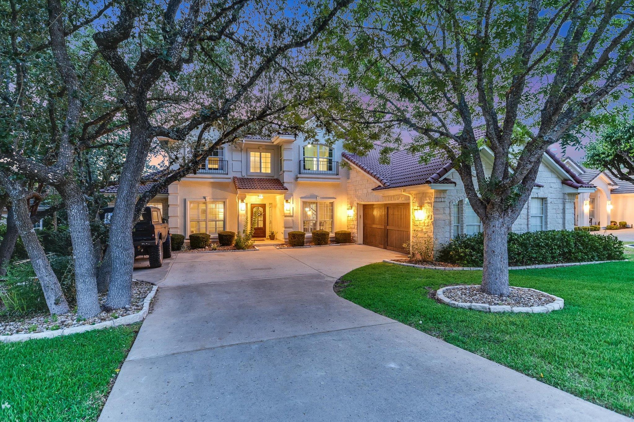 43 LOST MEADOW Trl, The Hills, TX 78738