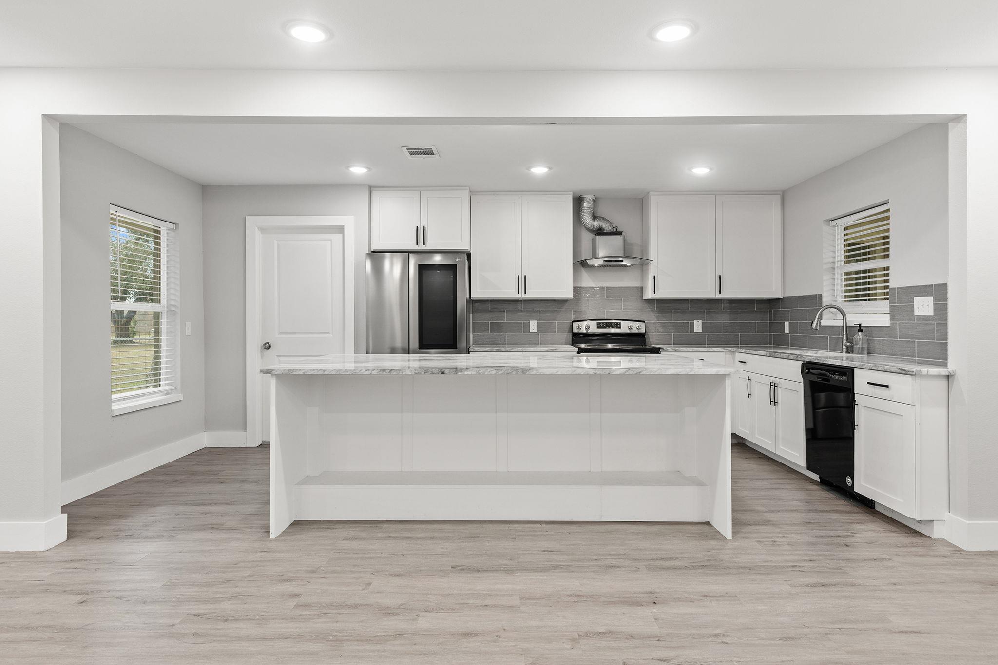 813 Central Ave, Elgin, TX 78621