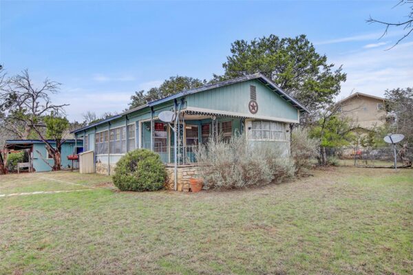 205 Singleton Dr, Spicewood