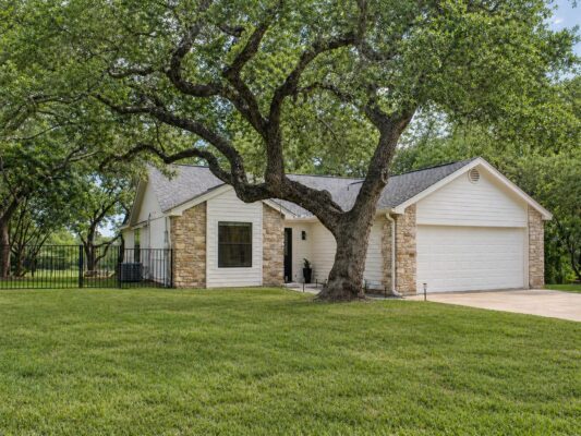 34 Pebblebrook Ln, Wimberley