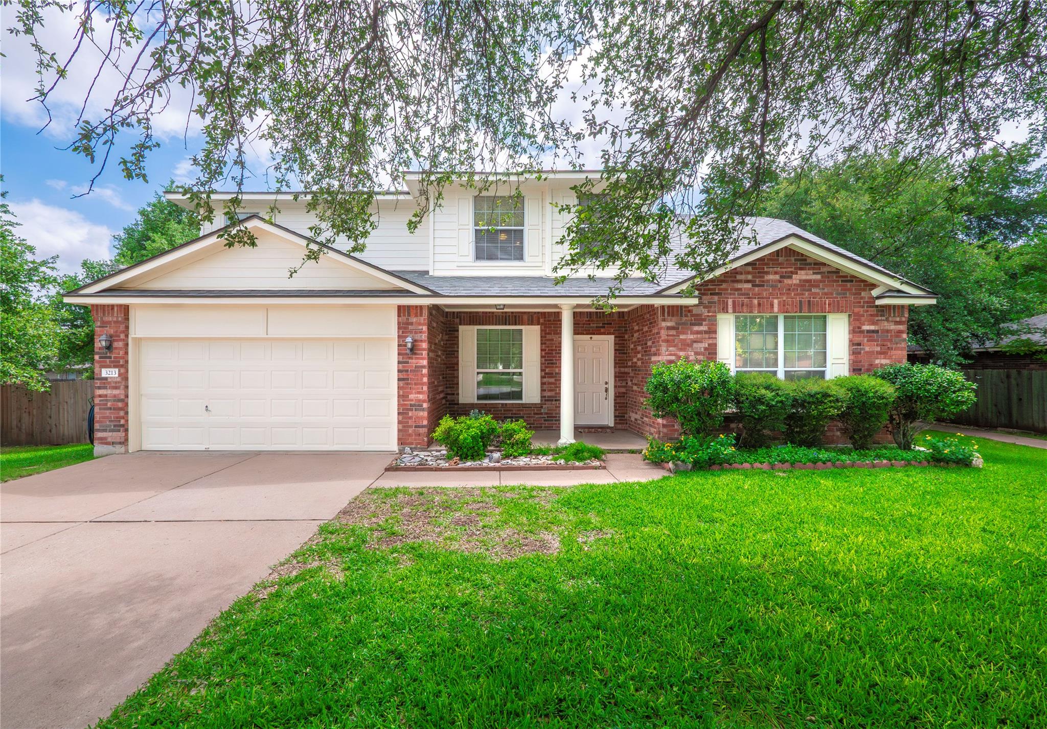 3213 Foothills Trl, Round Rock, TX 78681