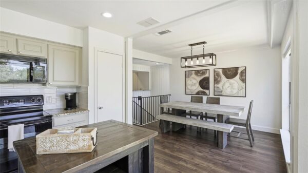 133 World Of Tennis Sq, Lakeway