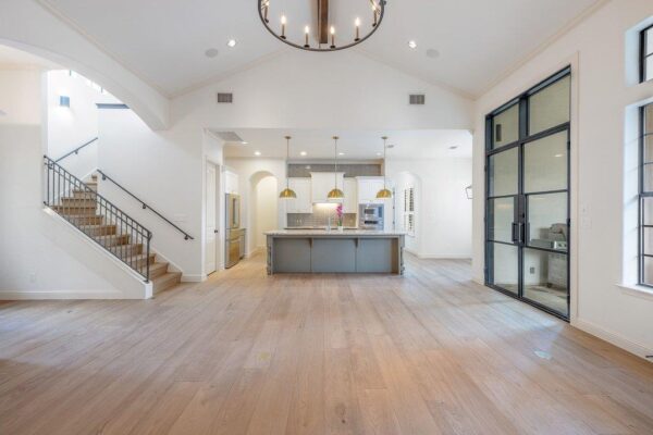 114 Golden Bear Dr, Austin