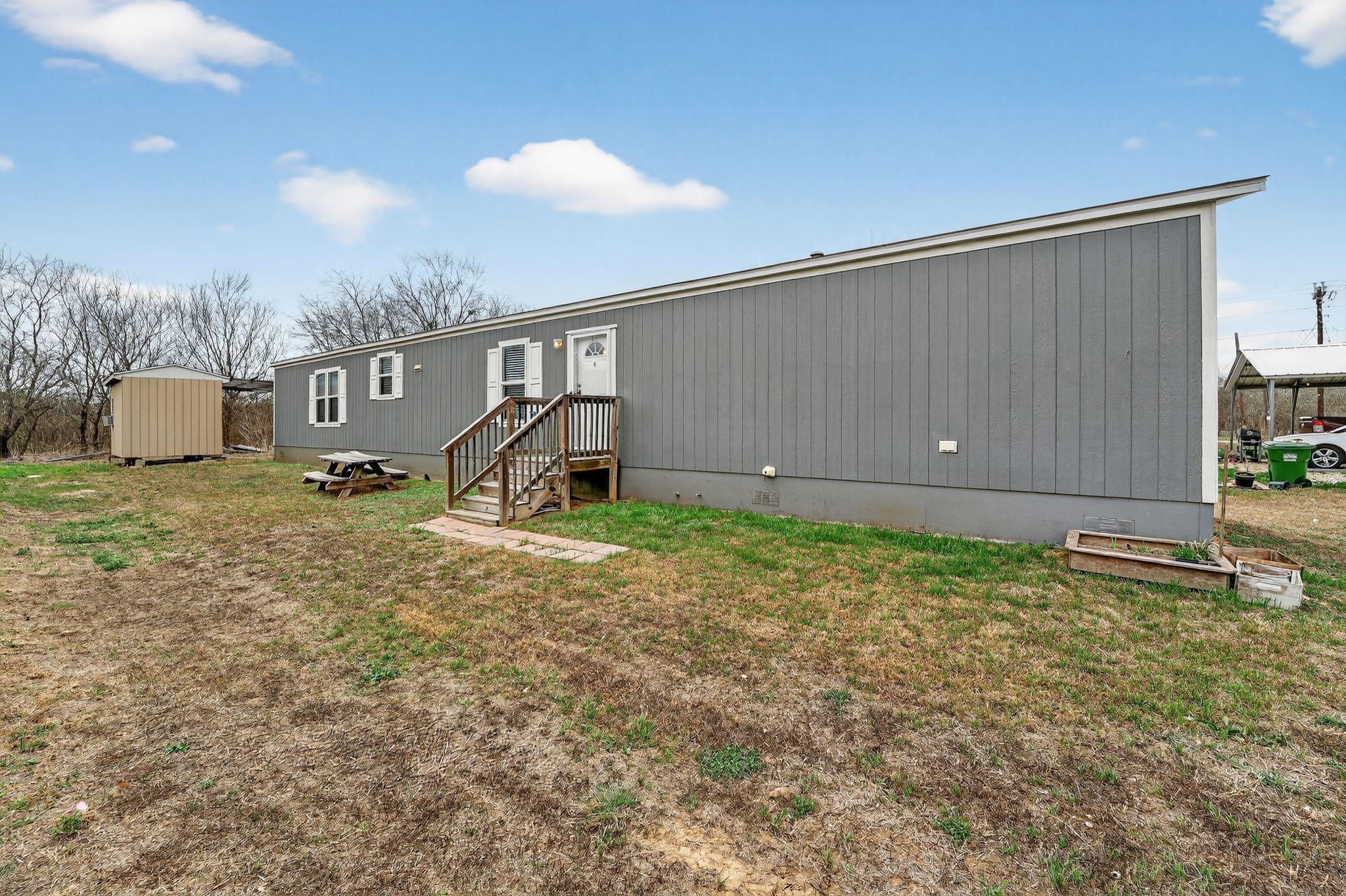 16 Fourth Street St, Maxwell, TX 78656