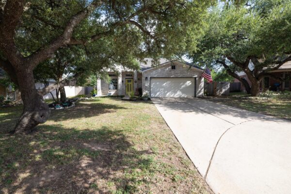 104 Grant Ct, Leander