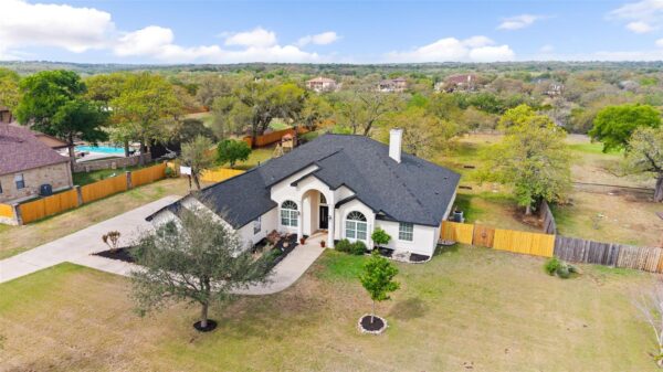 744 W Bartlett Dr, Buda