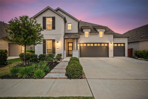 1021 Mollie McBride Ln, Leander