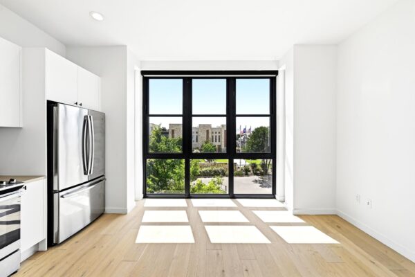 800 Embassy Dr #305, Austin