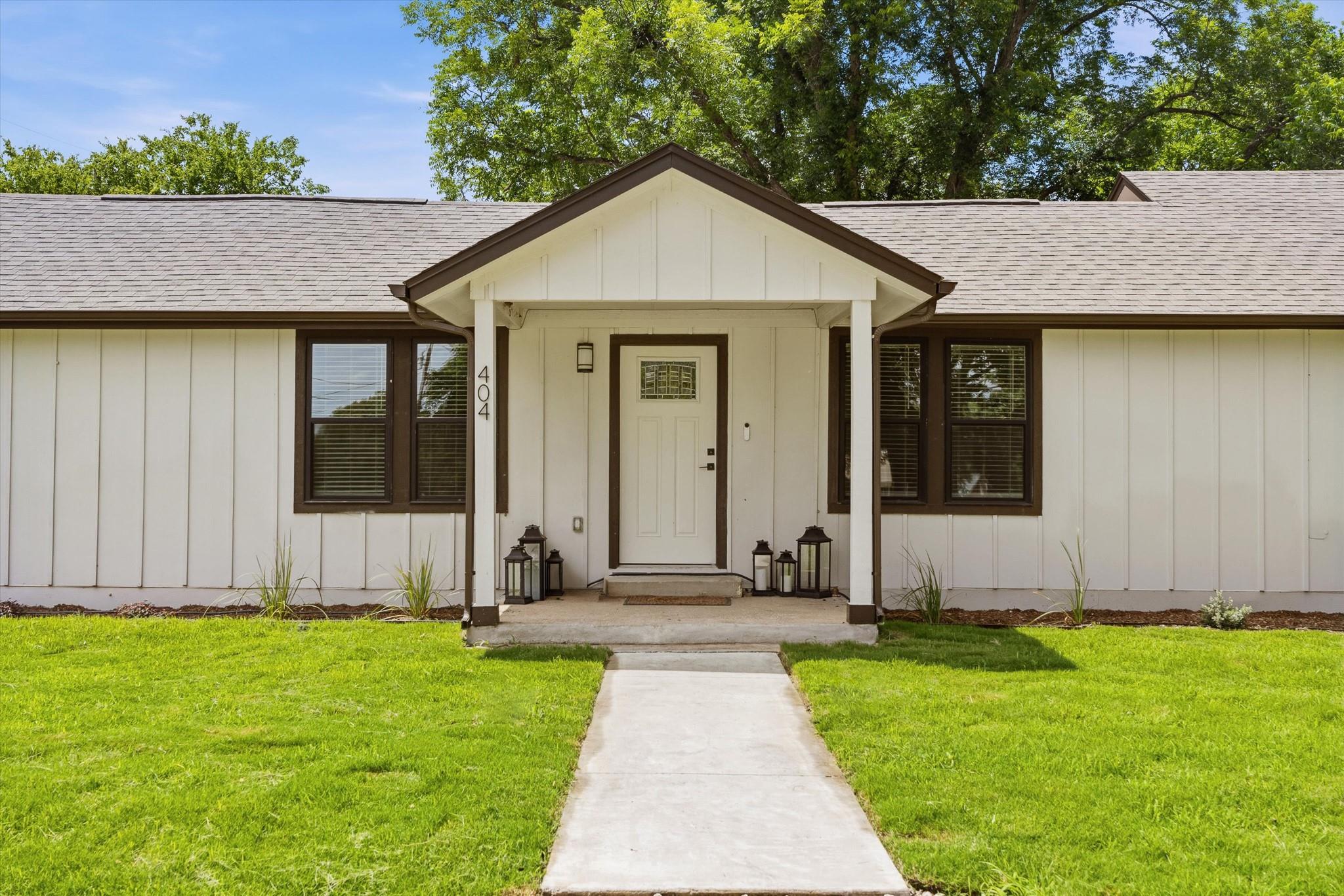 404 E Wolf St, Granger, TX 76530
