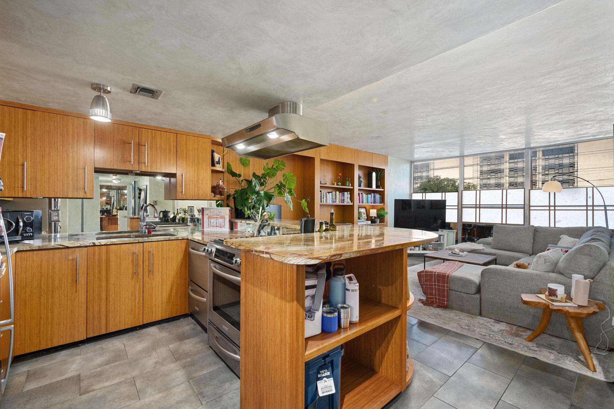 1800 Lavaca St #A-208, Austin, TX 78701