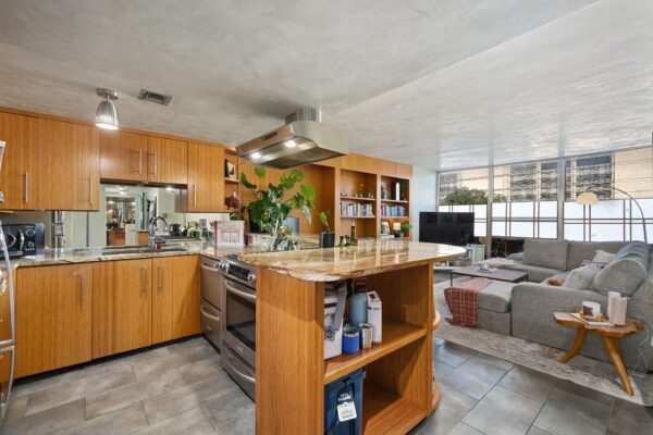 1800 Lavaca St #A-208, Austin