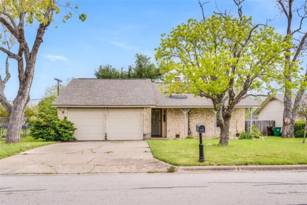 302 Garden Ct, Round Rock