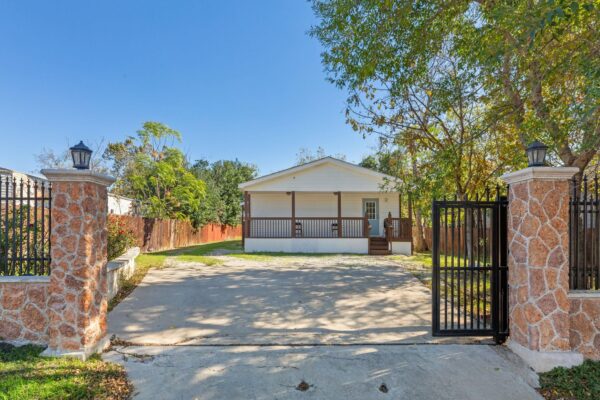 13907 Tophill Cir, Pflugerville
