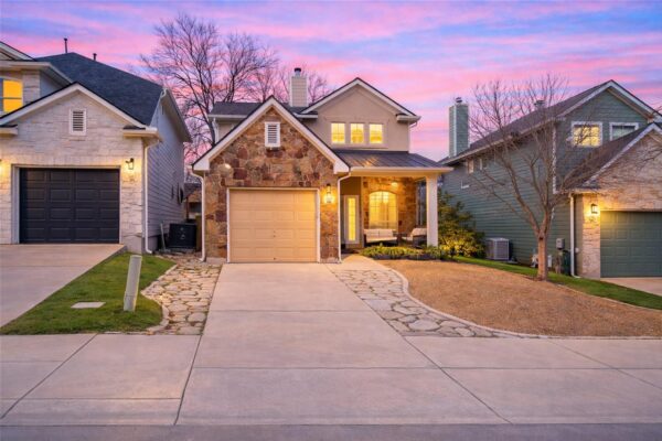 1810 Village Oak Ct, Austin