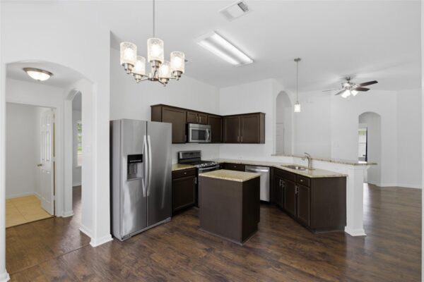 120 EDISON Dr, Hutto