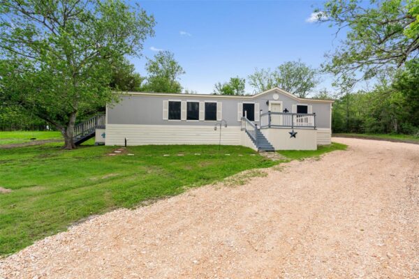 22515 Deidra Dr, Elgin