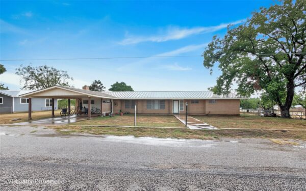 1205 W Haynie St, Llano