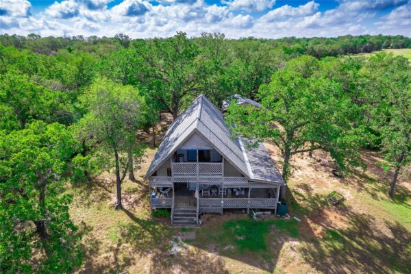 499 Hidden Oaks Dr, Elgin