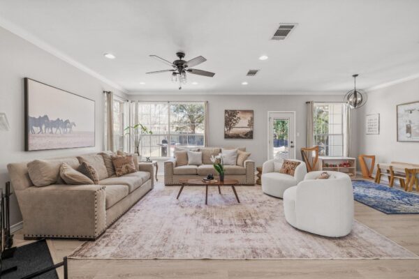 208 Sailors Run, Lakeway