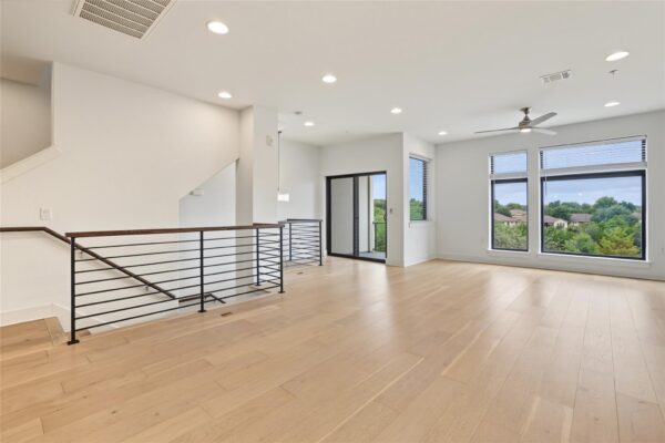 2050 Lohmans Spur Rd #102, Austin