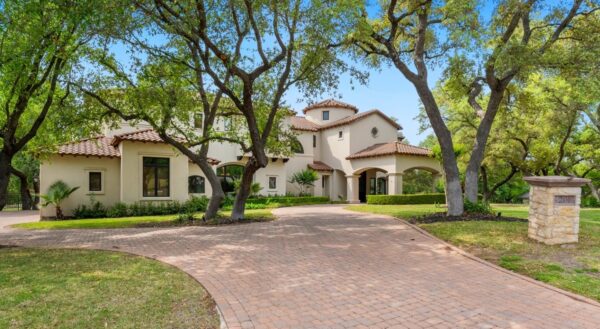 201 Costa Bella Dr, Austin
