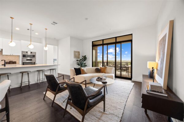 800 Embassy Dr #602, Austin