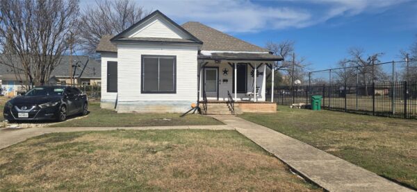 420 W 6th St, Taylor