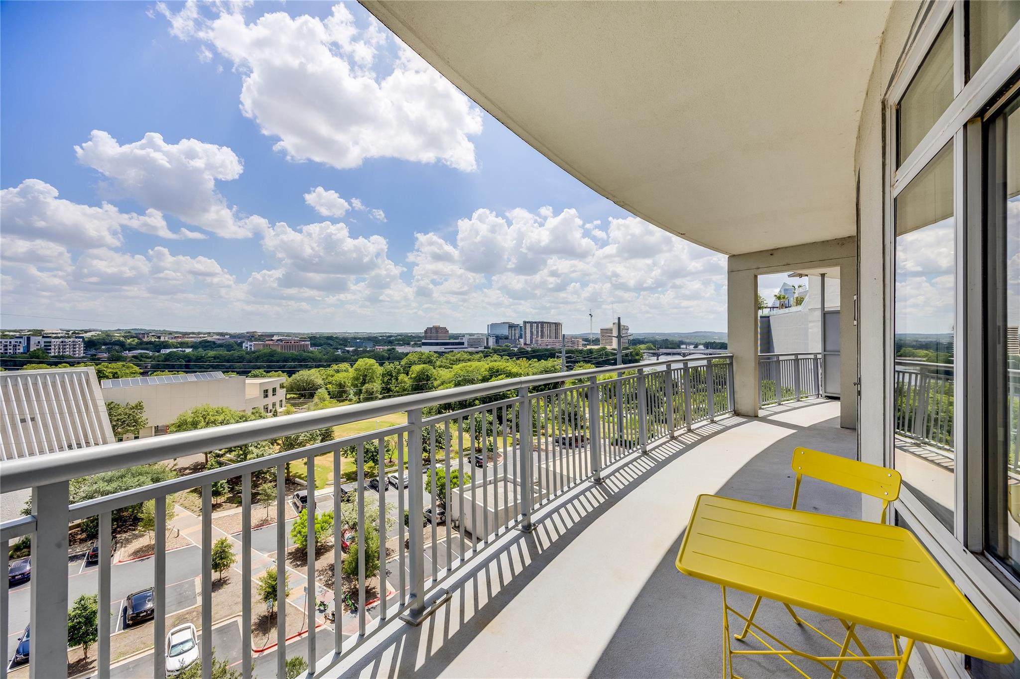 603 Davis St #811, Austin, TX 78701