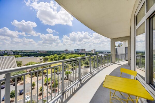 603 Davis St #811, Austin