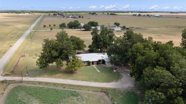 451 County Road 416 None, Taylor