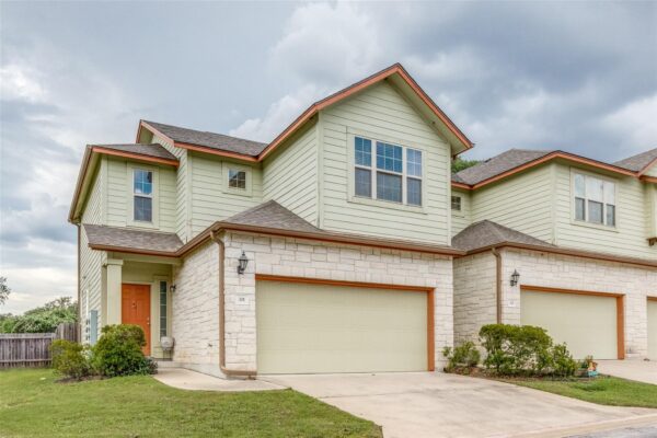 2410 Great Oaks Dr #301, Round Rock