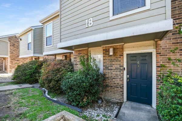 2018 W Rundberg Ln #18C, Austin