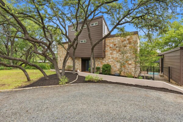 1004 Jousting Pl, Austin