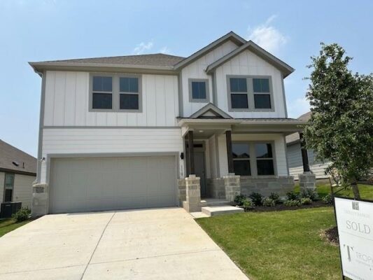 119 Bendecido Loop, Elgin