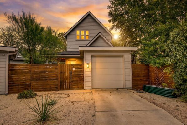 902 Plateau Cir #1, Austin