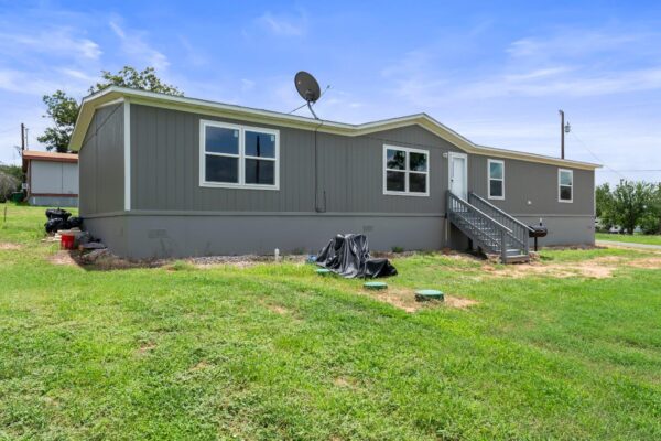 1200 Apache Dr, Burnet