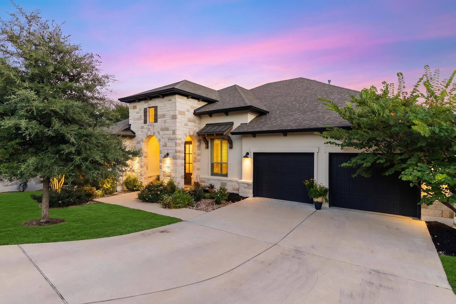 129 Hollytree Ct, Georgetown, TX 78628