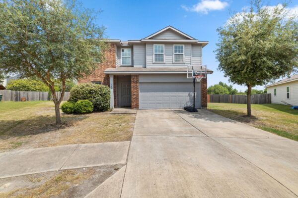 136 Charing Cv, Kyle
