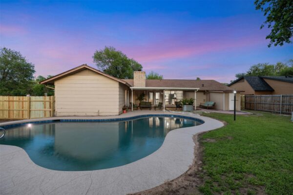 9910 Faylin Dr, Austin