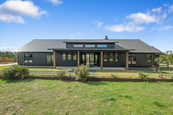 107 W Lakeshore Dr, Dripping Springs