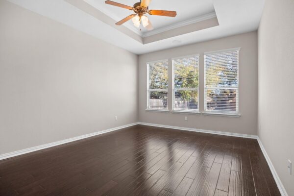 2040 Elaina Loop, Leander