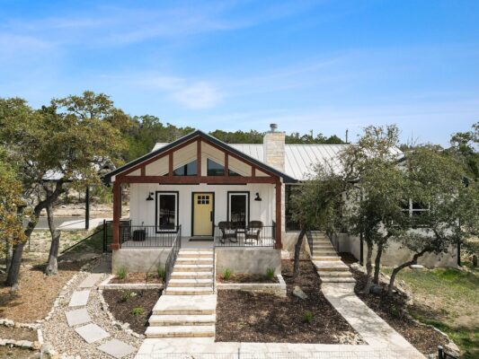 631 Lakeside Dr, Wimberley