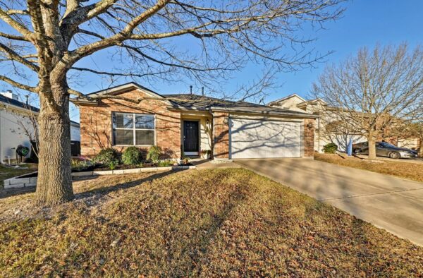 280 Spruce Dr, Kyle