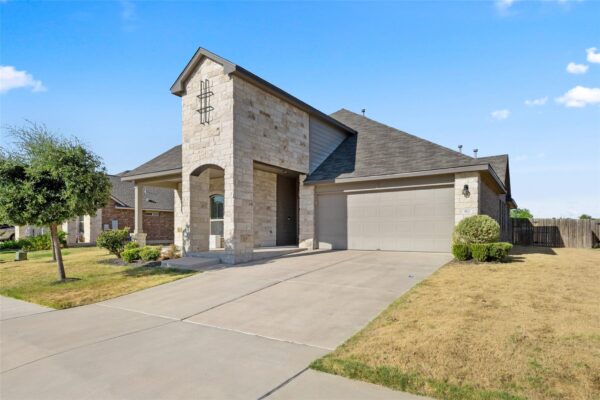 912 Canvasback Creek Dr, Leander