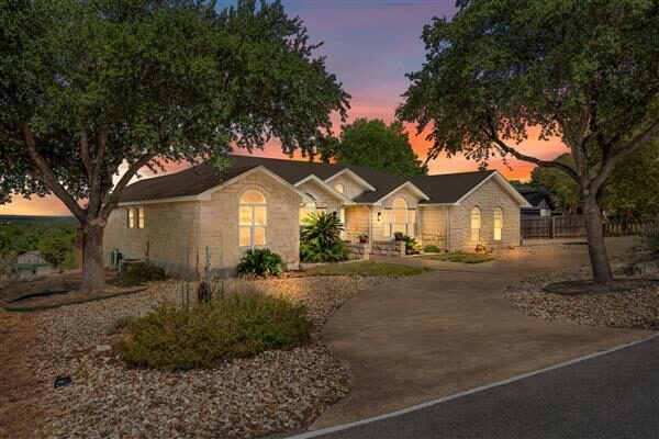4096 Outpost Trce, Lago Vista