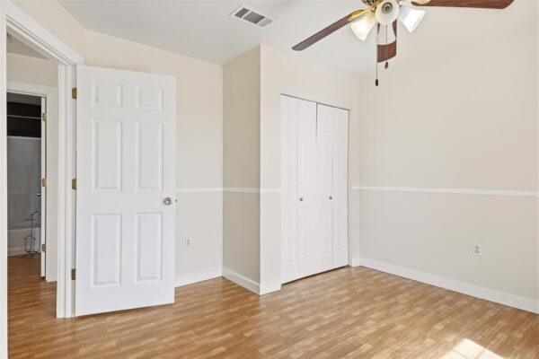 240 Park Meadow Dr, Jarrell