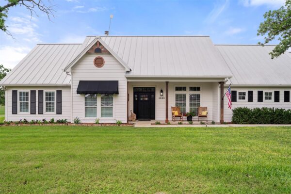 1899 Sunflower Trl, Luling